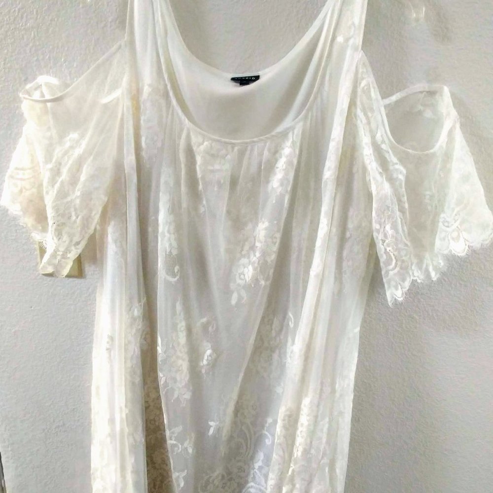 Torrid - Size 2 (2X) White/Ivory Dress